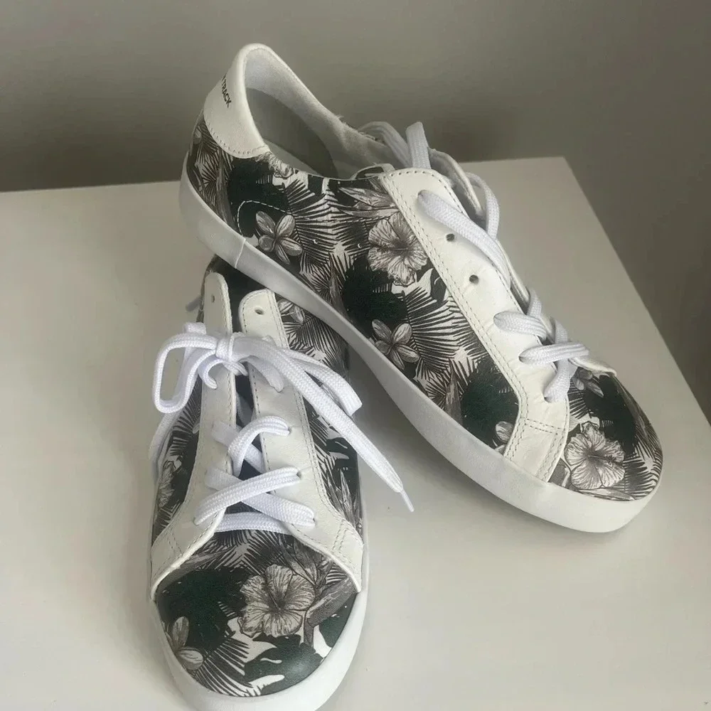 OTBT NEW women’s‎ court sneakers tropical vibe size 7.5